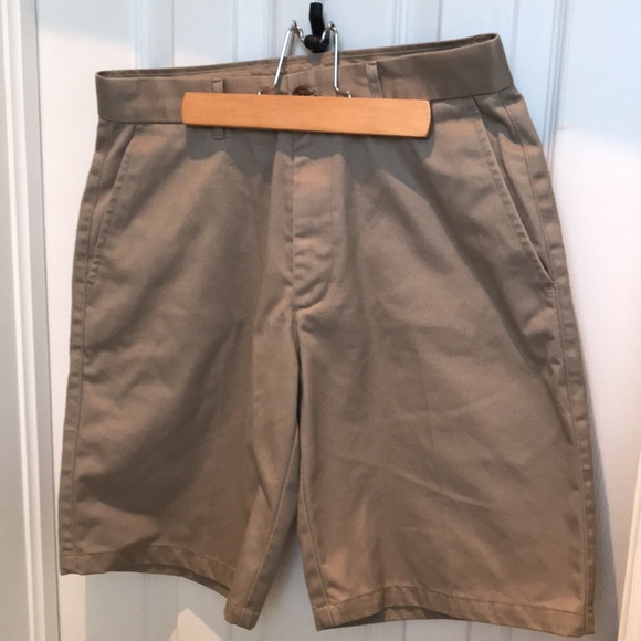 McCarthy beige khaki shorts flat front size 30 - Picture 3 of 11